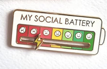 Load image into Gallery viewer, Pin Esmaltado con Bateria Social
